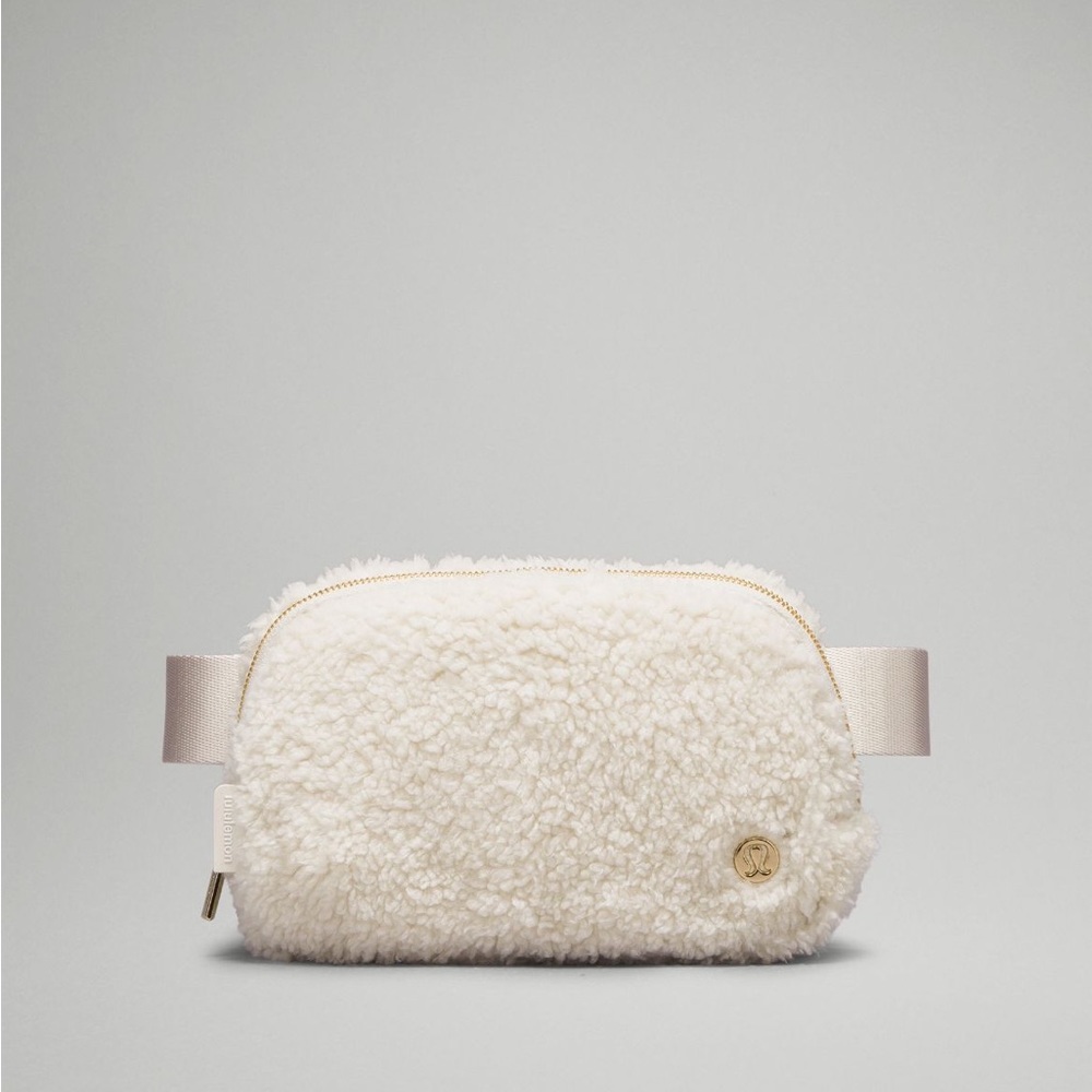 Everywhere Fleece Belt Bag